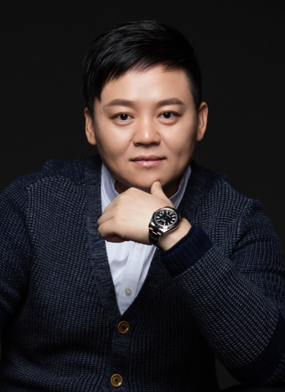 集团董事长简介